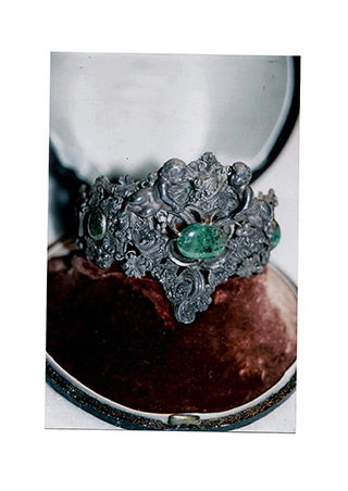 20-E-15 Bracelet in Case: French/Paris about 1840